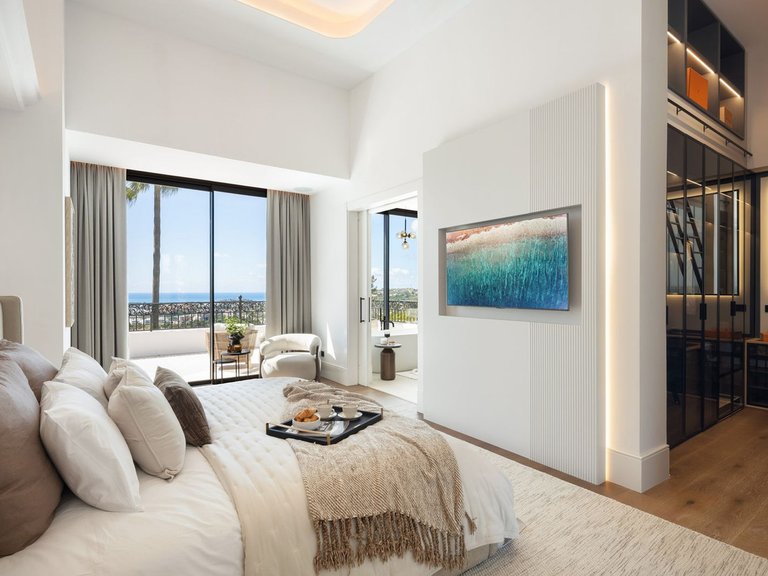 Villa for Sale in Los Arqueros Golf, Malaga 21