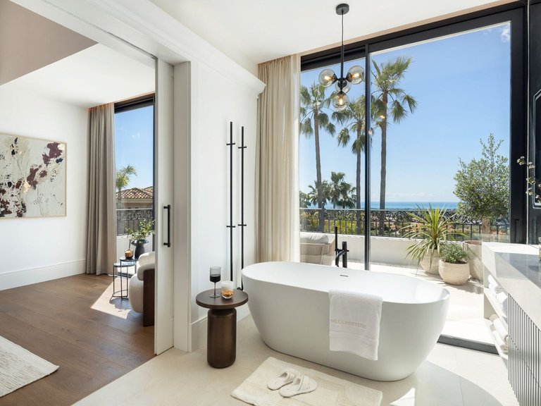 Villa for Sale in Los Arqueros Golf, Malaga 23