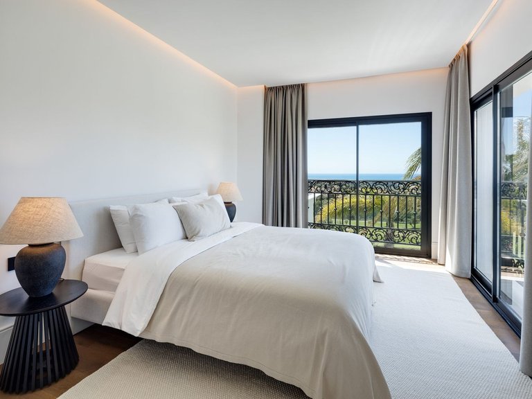 Villa for Sale in Los Arqueros Golf, Malaga 28
