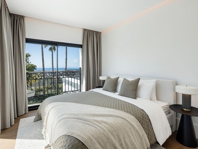 Villa for Sale in Los Arqueros Golf, Malaga 30