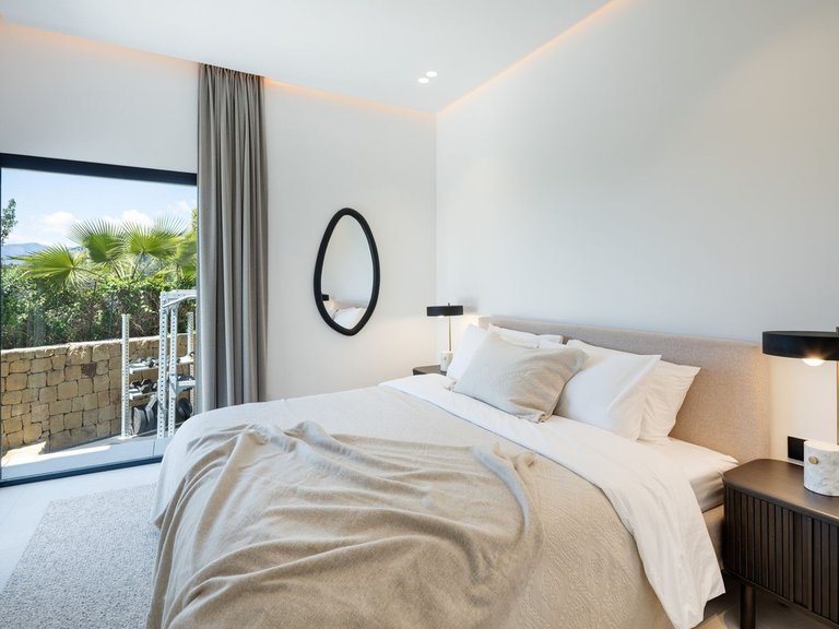 Villa for Sale in Los Arqueros Golf, Malaga 32