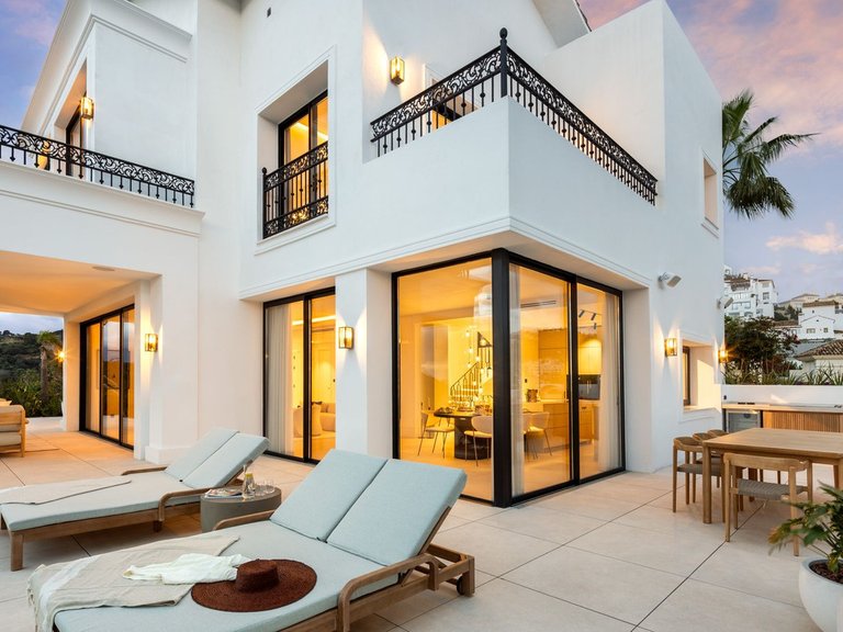 Villa for Sale in Los Arqueros Golf, Malaga 38