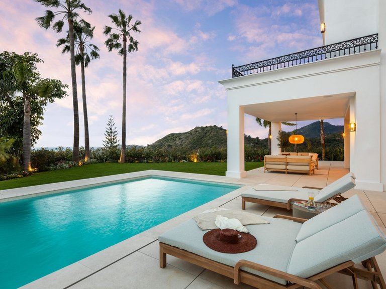 Villa for Sale in Los Arqueros Golf, Malaga 40