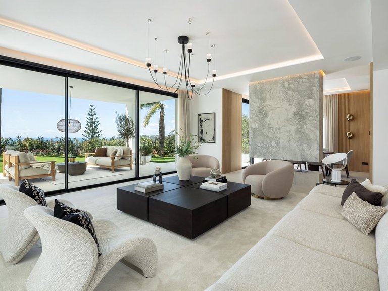 Villa for Sale in Los Arqueros Golf, Malaga 6