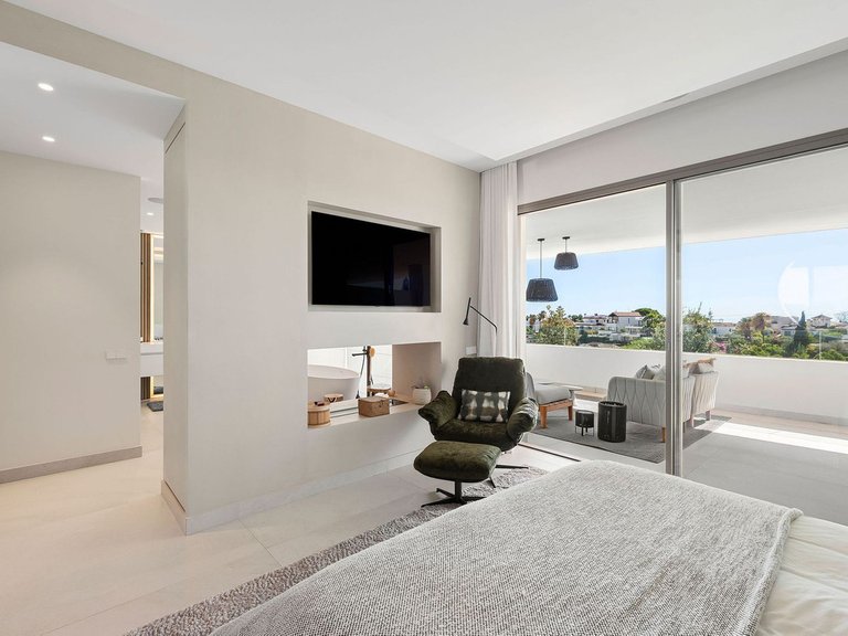 Town House for Sale in Nueva Andalucía, Malaga 12