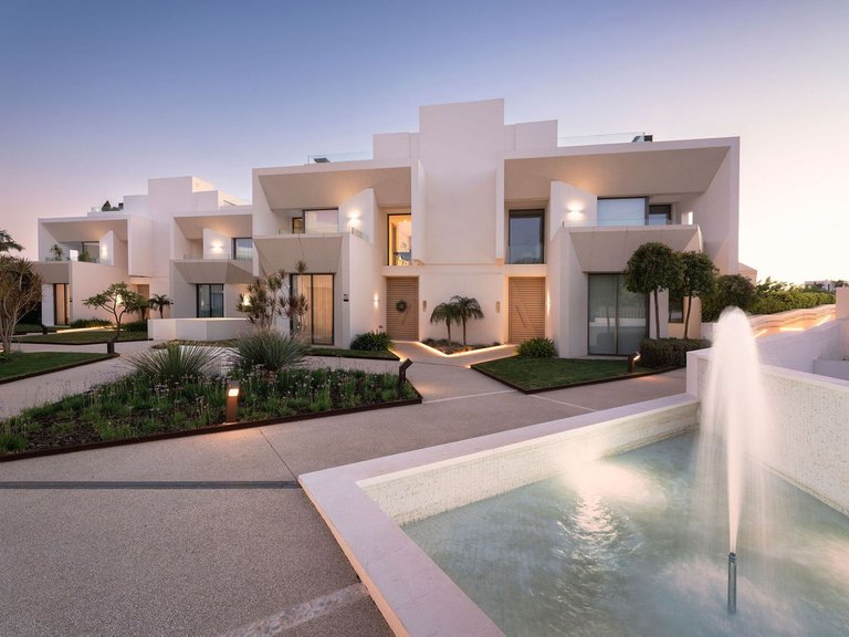 Town House for Sale in Nueva Andalucía, Malaga 37
