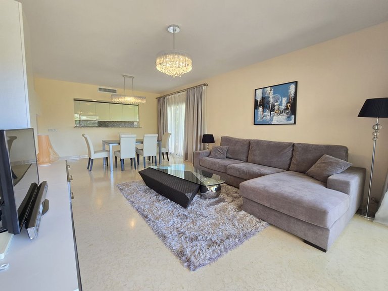 Apartment for Sale in Benahavís, Malaga 11