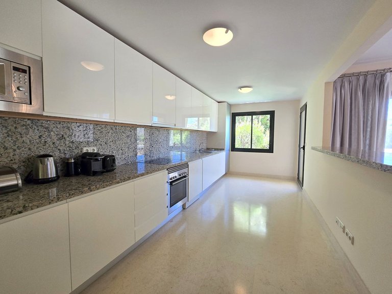 Apartment for Sale in Benahavís, Malaga 3