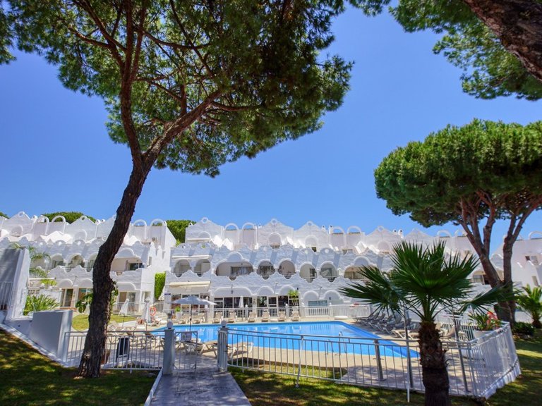 Apartment for Sale in Cabopino, Malaga 1