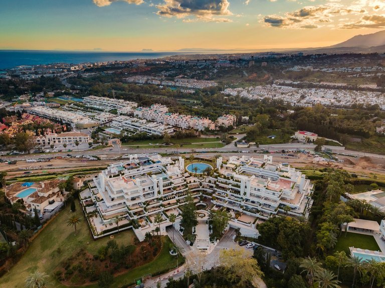 Apartment for Sale in The Golden Mile, Malaga 1