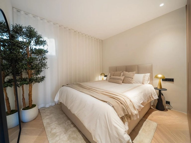 Apartment for Sale in The Golden Mile, Malaga 19