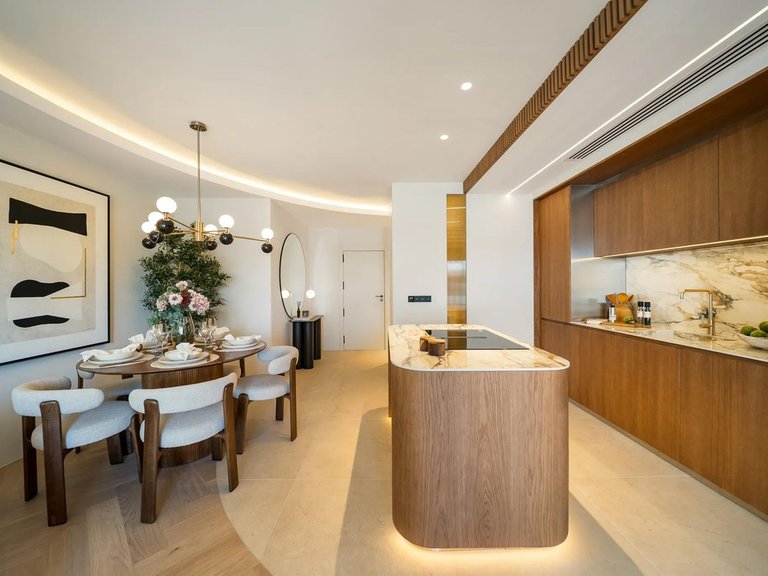 Apartment for Sale in The Golden Mile, Malaga 9