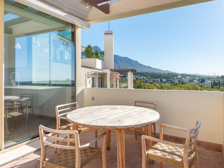 Apartment for Sale in Nueva Andalucía, Malaga 13