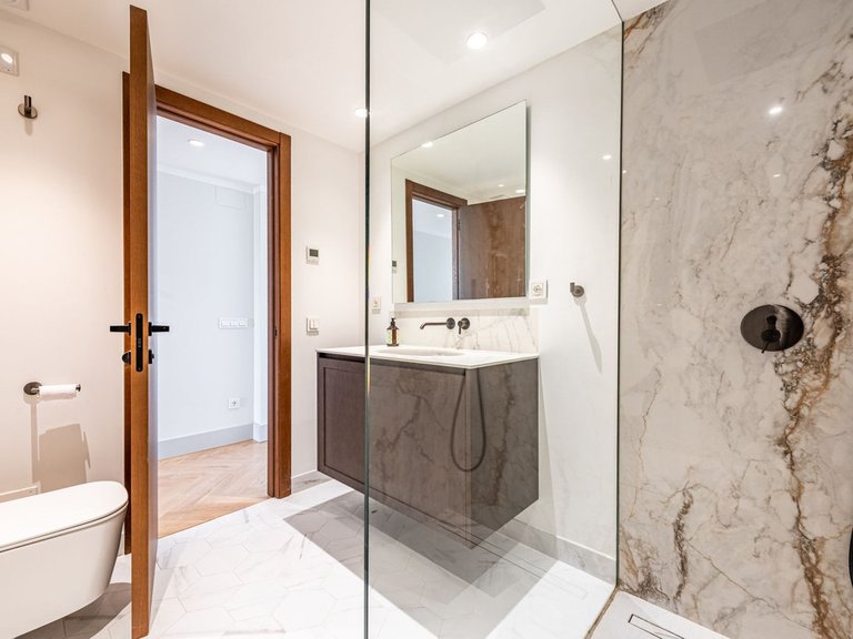 Apartment for Sale in Nueva Andalucía, Malaga 22