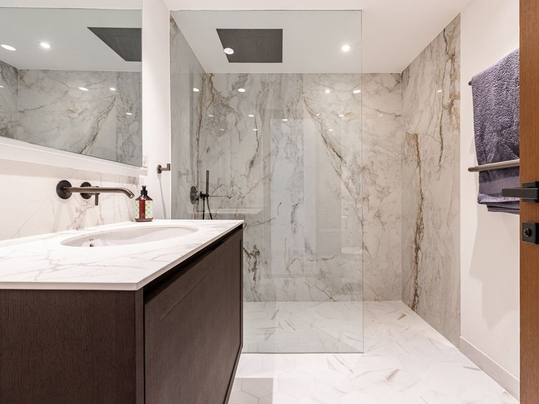 Apartment for Sale in Nueva Andalucía, Malaga 23