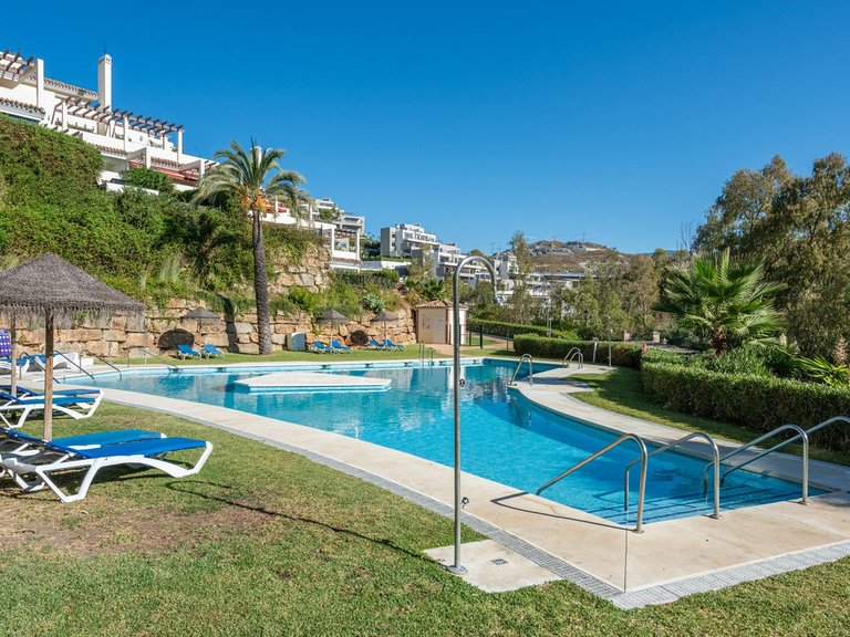 Apartment for Sale in Nueva Andalucía, Malaga 24