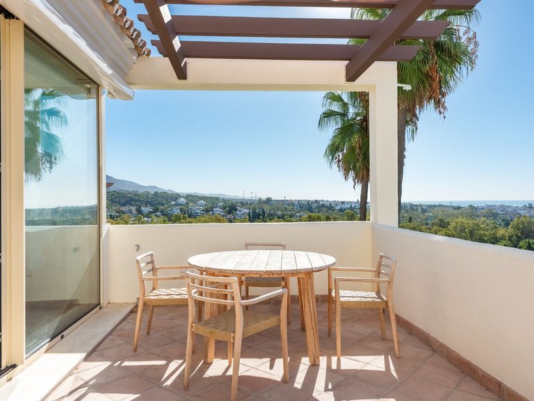 Apartment for Sale in Nueva Andalucía, Malaga 6