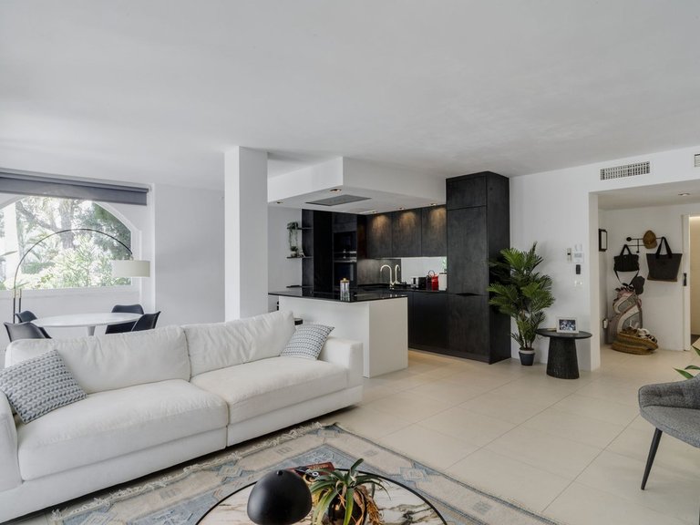 Apartment for Sale in Reserva De Marbella, Malaga 7