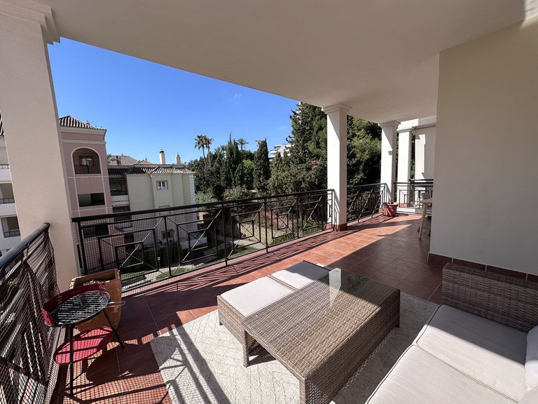 Apartment for Sale in Nueva Andalucía, Malaga 11