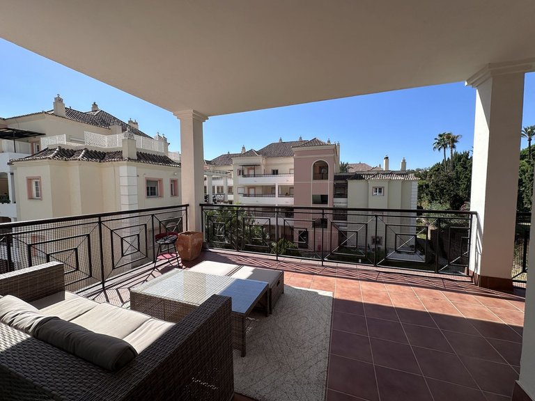 Apartment for Sale in Nueva Andalucía, Malaga 9