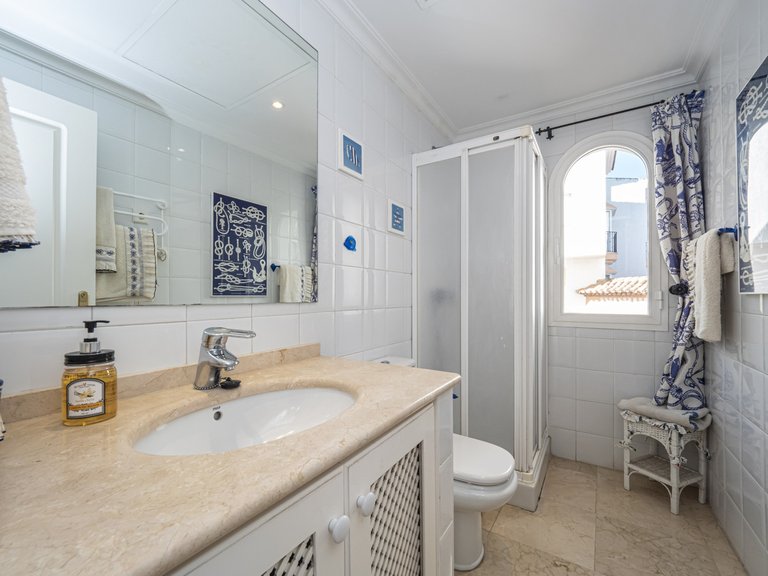 Apartment for Sale in Costa del Sol Puerto Banus, Malaga 24