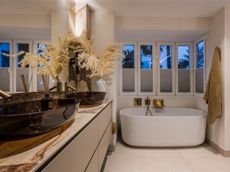 Apartment for Sale in Los Monteros, Malaga 11