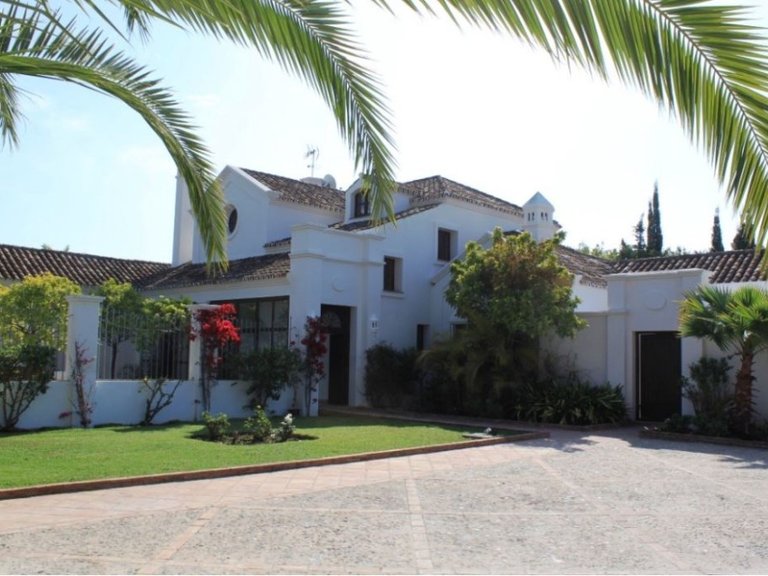 Villa for Sale in Marbella, Malaga 1