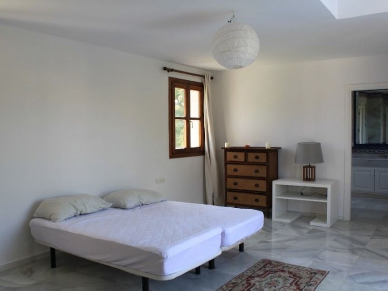 Villa for Sale in Marbella, Malaga 11