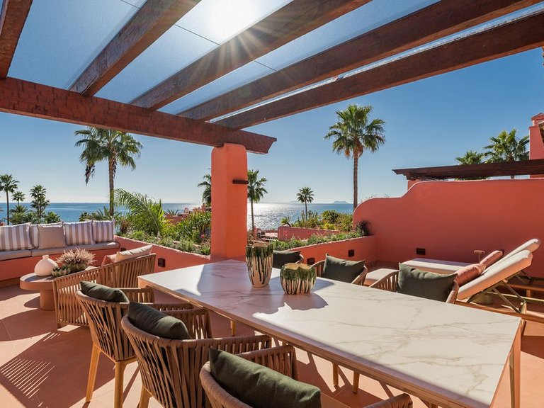 Apartment for Sale in New Golden Mile, Malaga 1