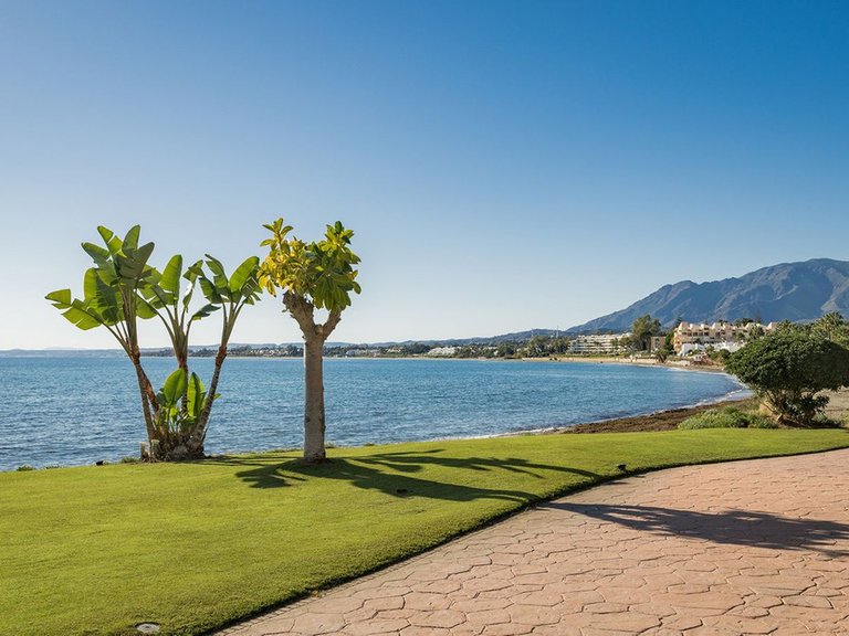 Apartment for Sale in New Golden Mile, Malaga 11