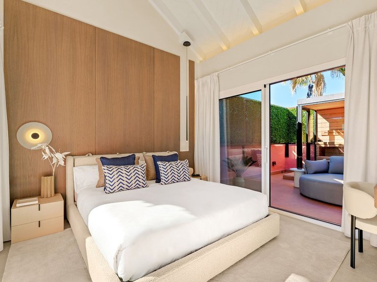 Apartment for Sale in New Golden Mile, Malaga 17