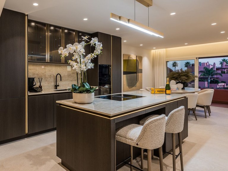 Apartment for Sale in New Golden Mile, Malaga 22