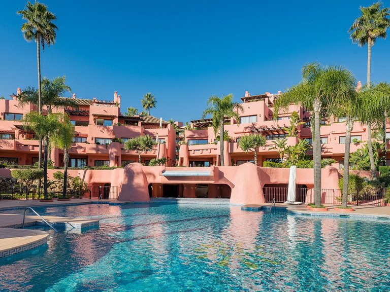 Apartment for Sale in New Golden Mile, Malaga 41