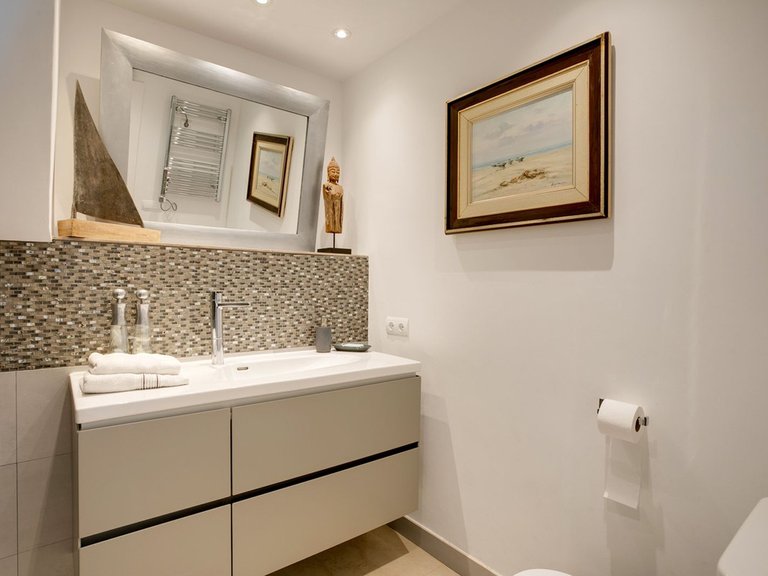 Apartment for Sale in Costa del Sol, Estepona, Malaga 9