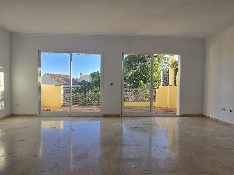 Penthouse for Sale in Marbella, Malaga 17