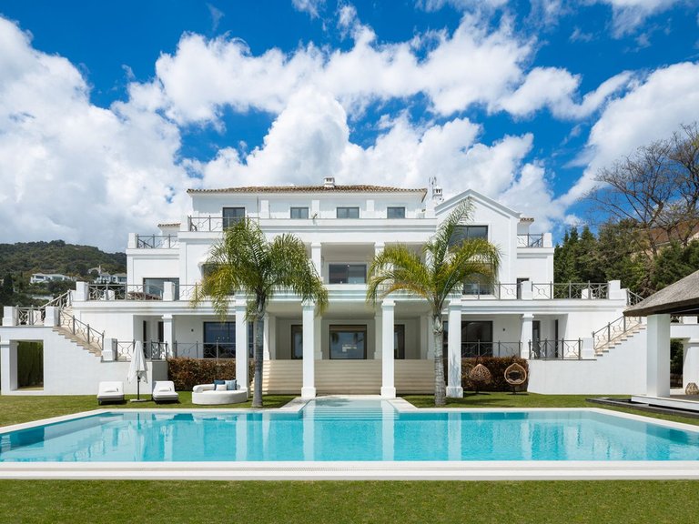 Villa for Sale in Benahavís, Malaga 1