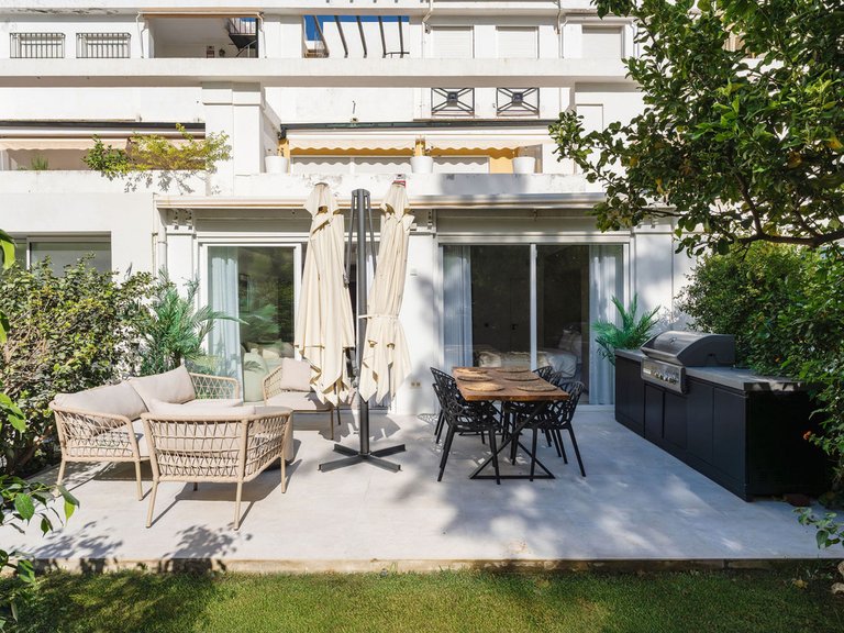 Apartment for Sale in Benahavís, Malaga 18