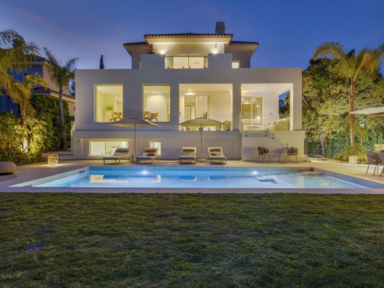 Villa for Sale in Benahavís, Malaga 1
