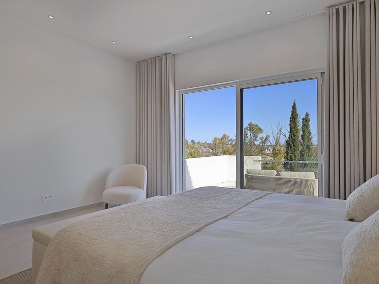 Villa for Sale in Benahavís, Malaga 16