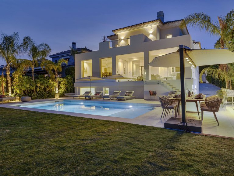 Villa for Sale in Benahavís, Malaga 25
