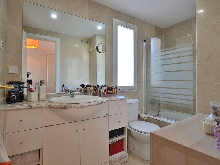 Penthouse for Sale in Arroyo De La Miel, Malaga 23