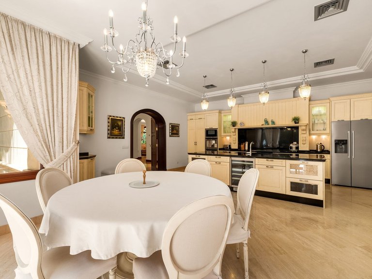Villa for Sale in Costa del Sol Guadalmina Baja, Malaga 4