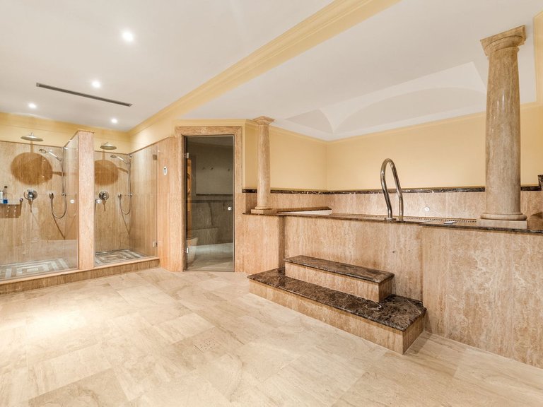 Villa for Sale in Costa del Sol Guadalmina Baja, Malaga 8