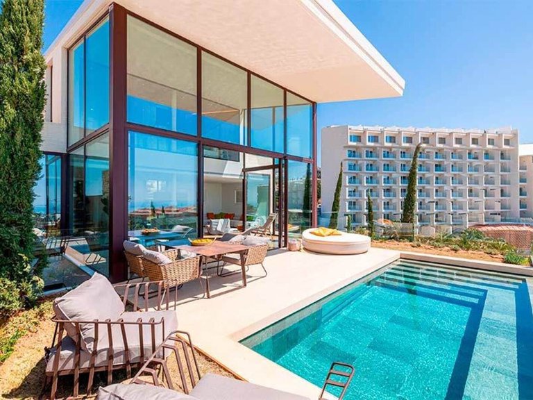 Villa for Sale in Fuengirola, Malaga 2