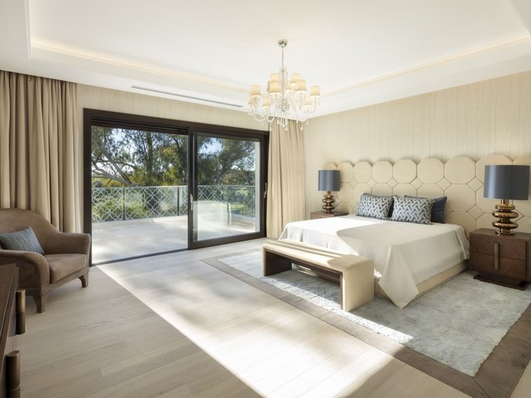 Villa for Sale in Nueva Andalucía, Malaga 7