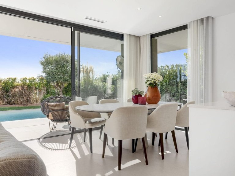 Villa for Sale in La Duquesa, Malaga 5