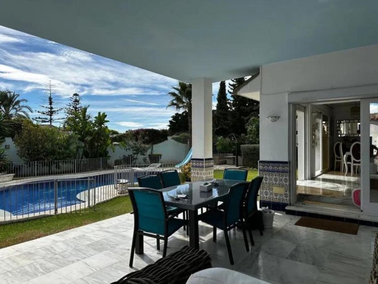 Villa for Sale in Marbella, Malaga 12