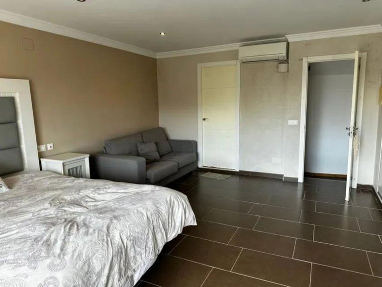 Villa for Sale in Marbella, Malaga 24