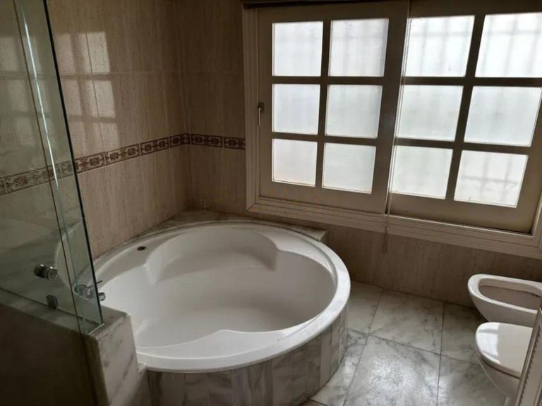 Villa for Sale in Marbella, Malaga 25