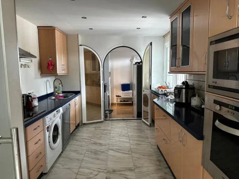 Villa for Sale in Marbella, Malaga 31